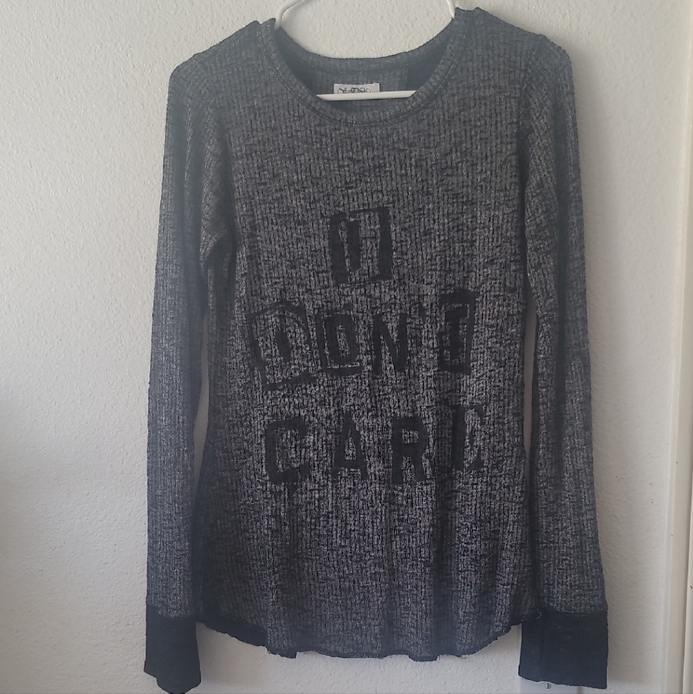Gray Long Sleeve Ribbed Top with Black Text (I Don't Care) 🖤